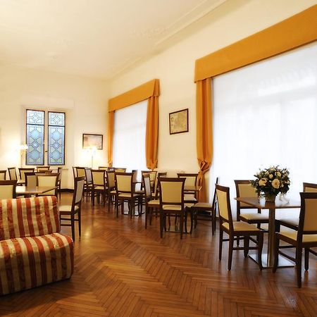 Hotel Alfieri Аласио Екстериор снимка
