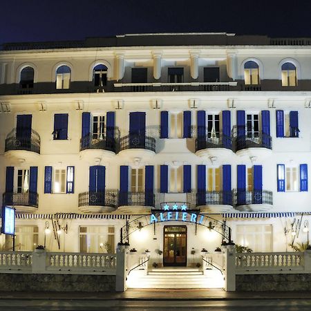 Hotel Alfieri Аласио Екстериор снимка