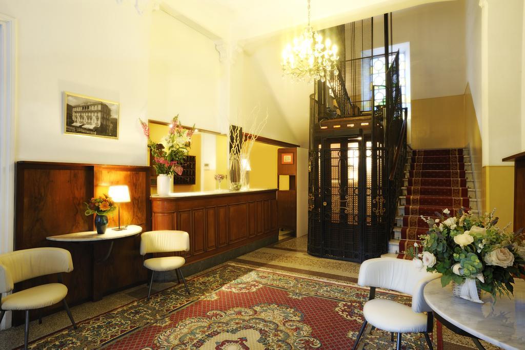 Hotel Alfieri Аласио Екстериор снимка