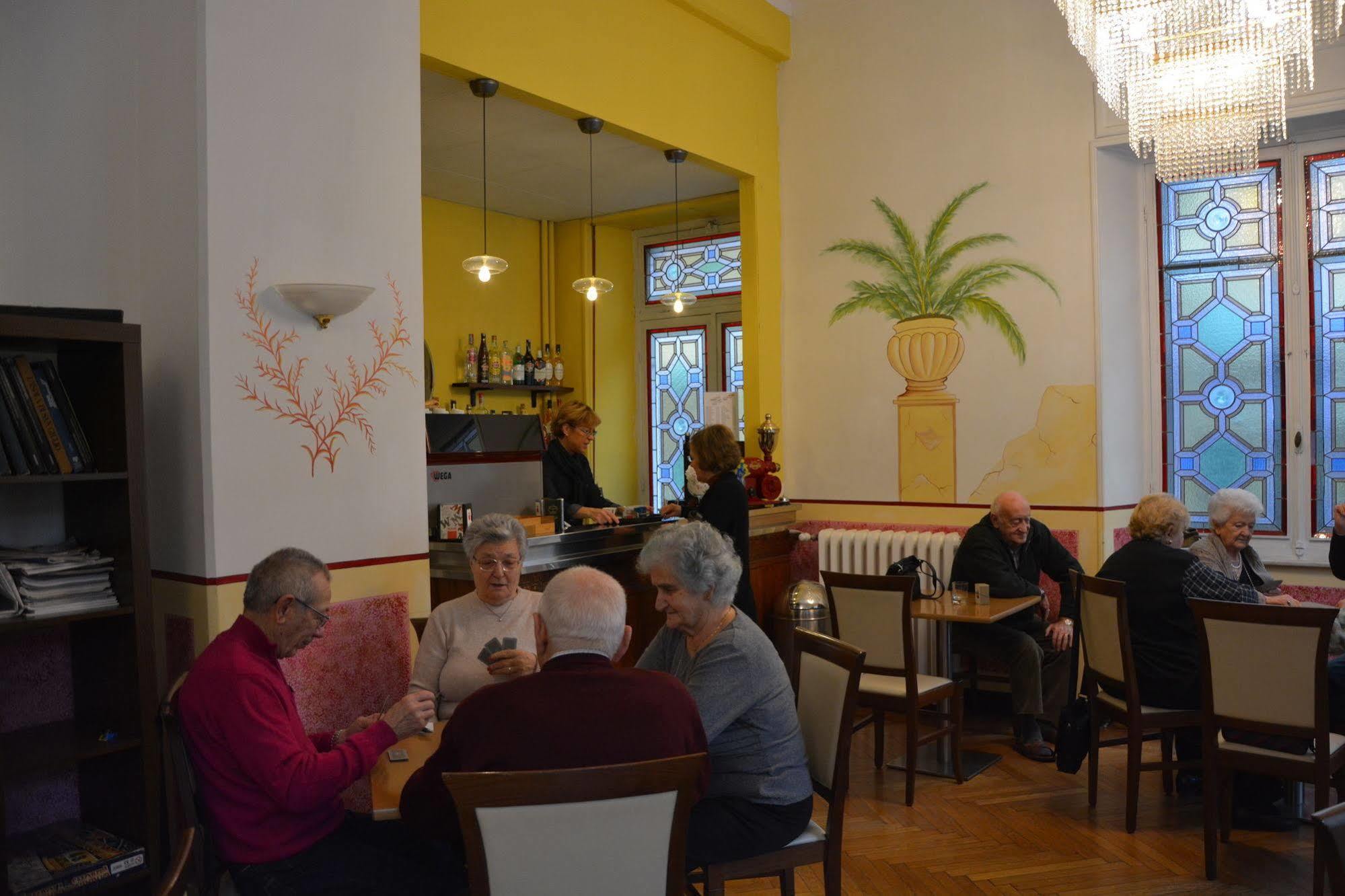Hotel Alfieri Аласио Екстериор снимка