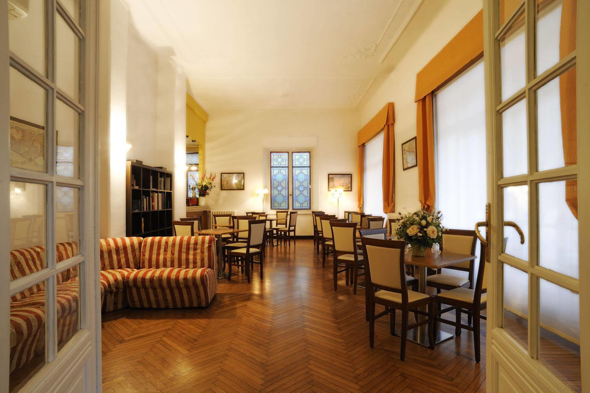 Hotel Alfieri Аласио Екстериор снимка