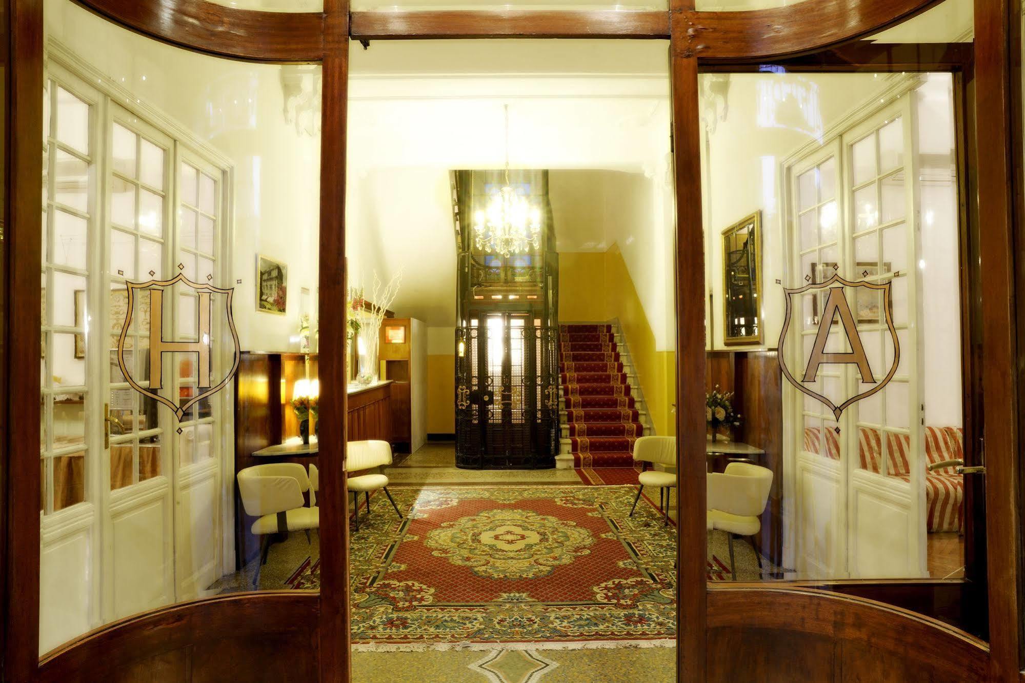 Hotel Alfieri Аласио Екстериор снимка