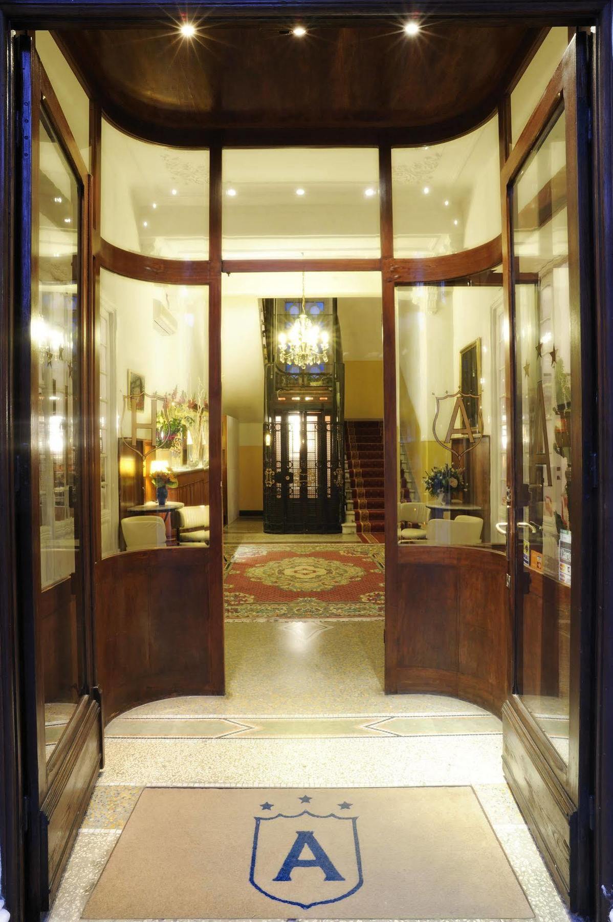 Hotel Alfieri Аласио Екстериор снимка