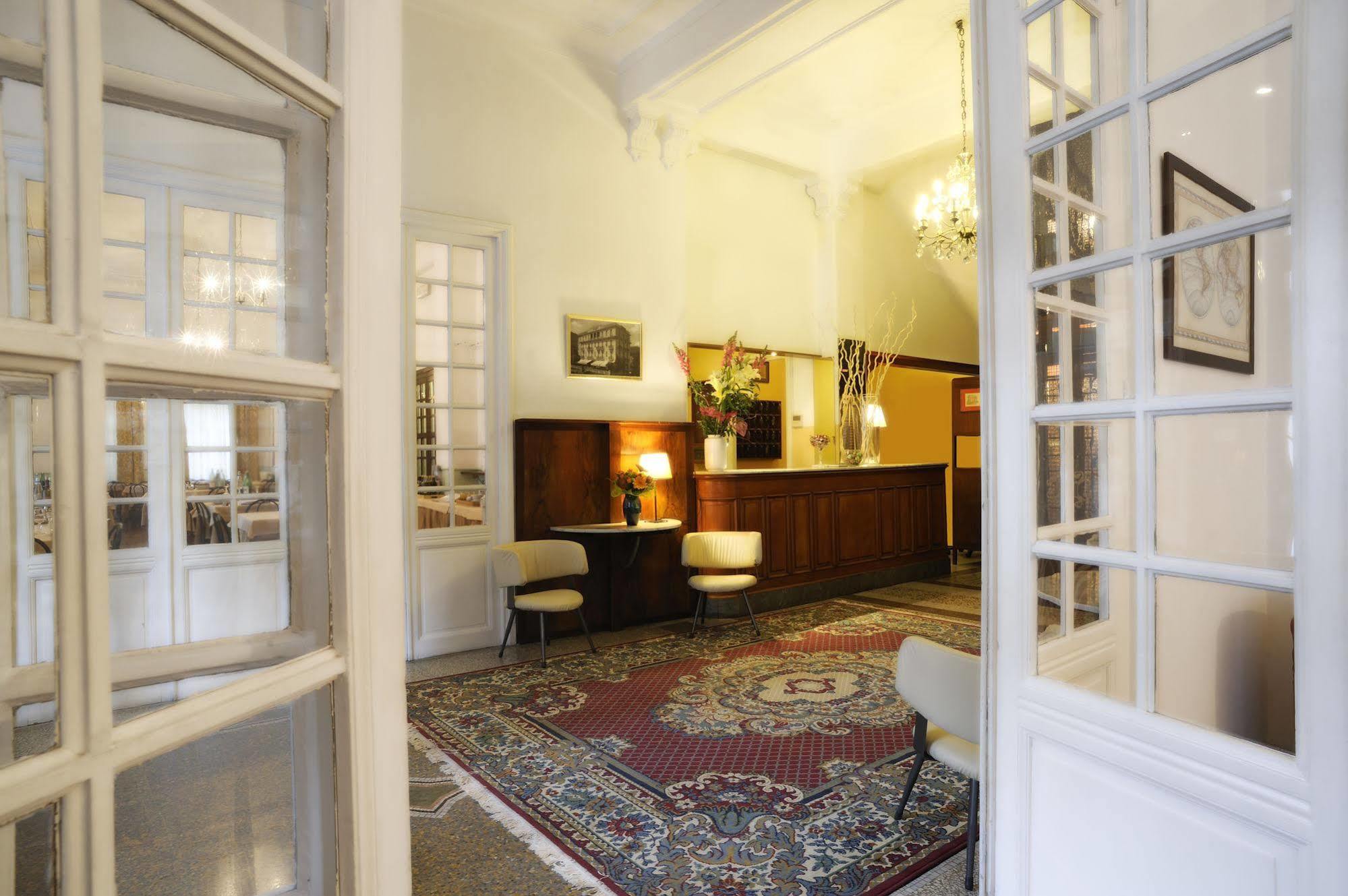 Hotel Alfieri Аласио Екстериор снимка